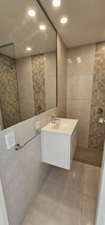 2 AMBIENTES CON BALCON CORRIDO.