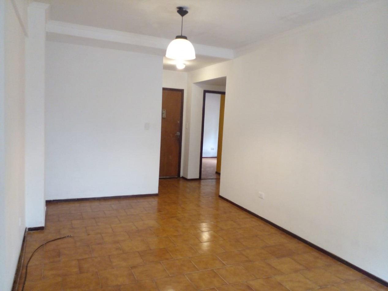 VENTA DEPARTAMENTO TRES AMBIENTES EXTERNO CON BALCON SALIENTE