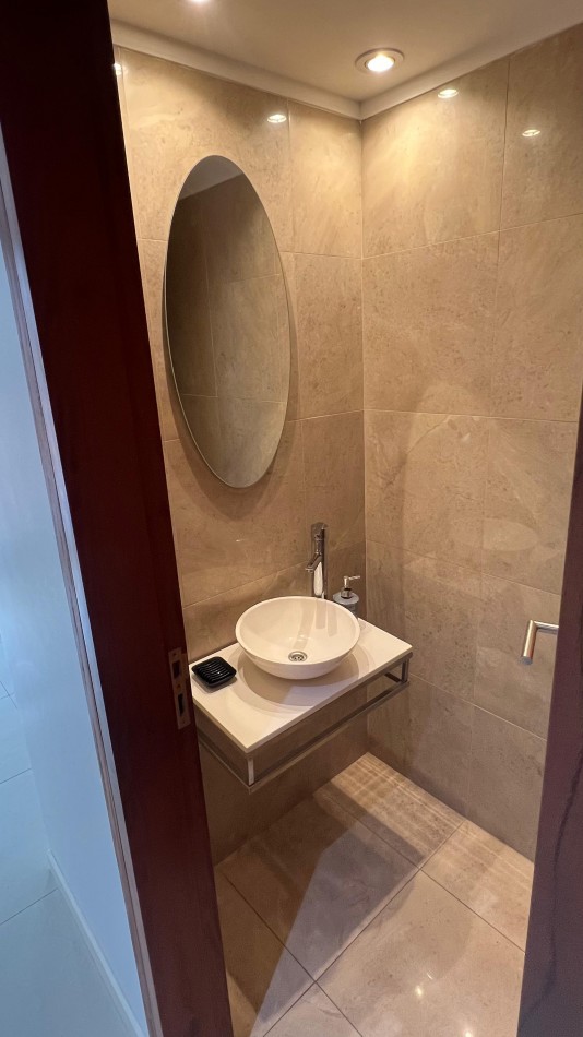 DEPARTAMENTO TRES AMBIENTES CON DOS COCHERAS.