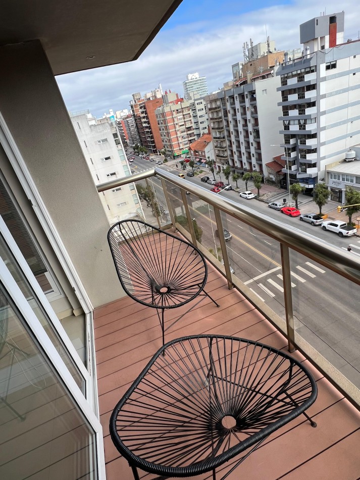 DEPARTAMENTO TRES AMBIENTES CON DOS COCHERAS.